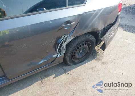 2013 Volkswagen Jetta 2.0L S z USA, uszkodzony, nr VIN 3VW2K7AJ5DM317078